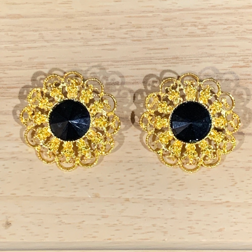 Vintage Clip On Earrings Womens Filigree Black Stone Vintage Floral
